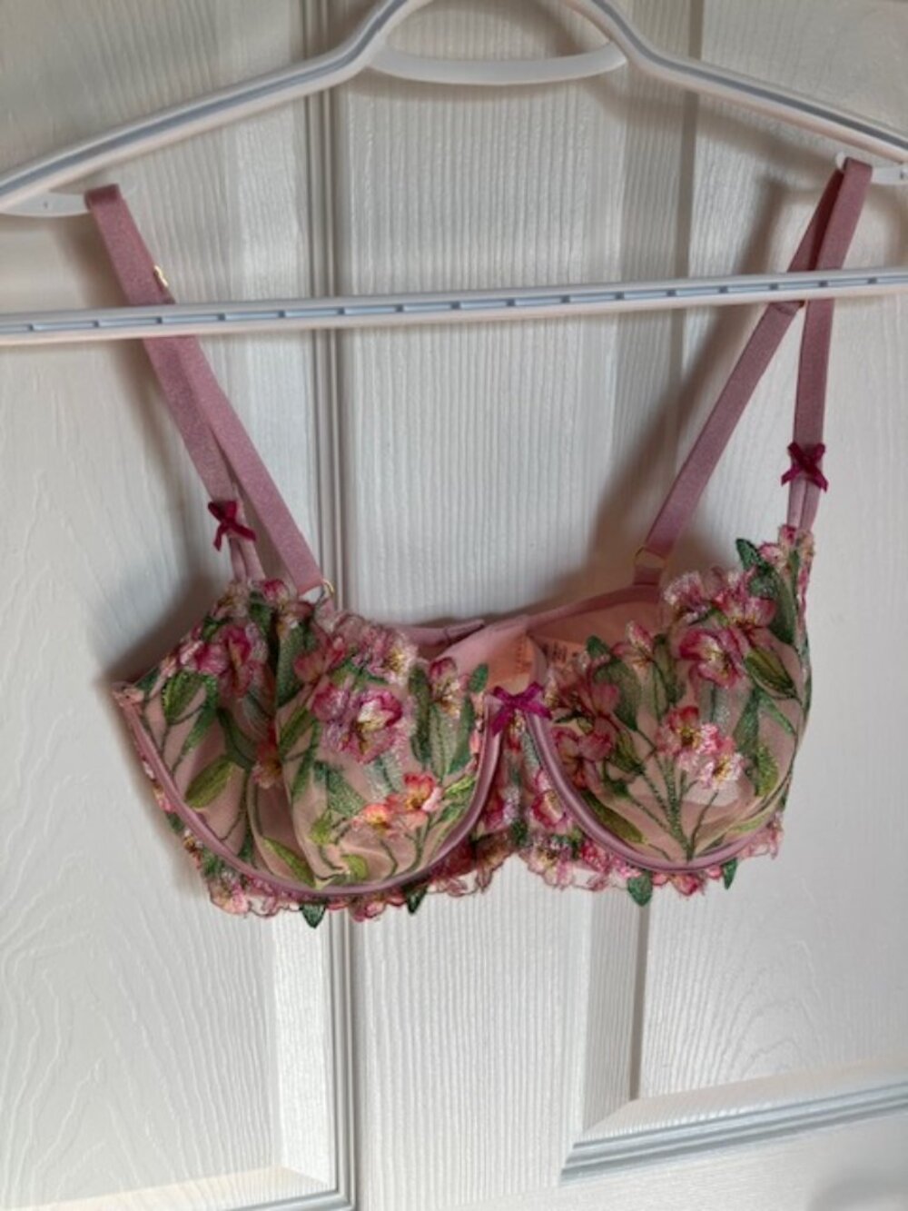 Victoria's Secret Bra — 32DD